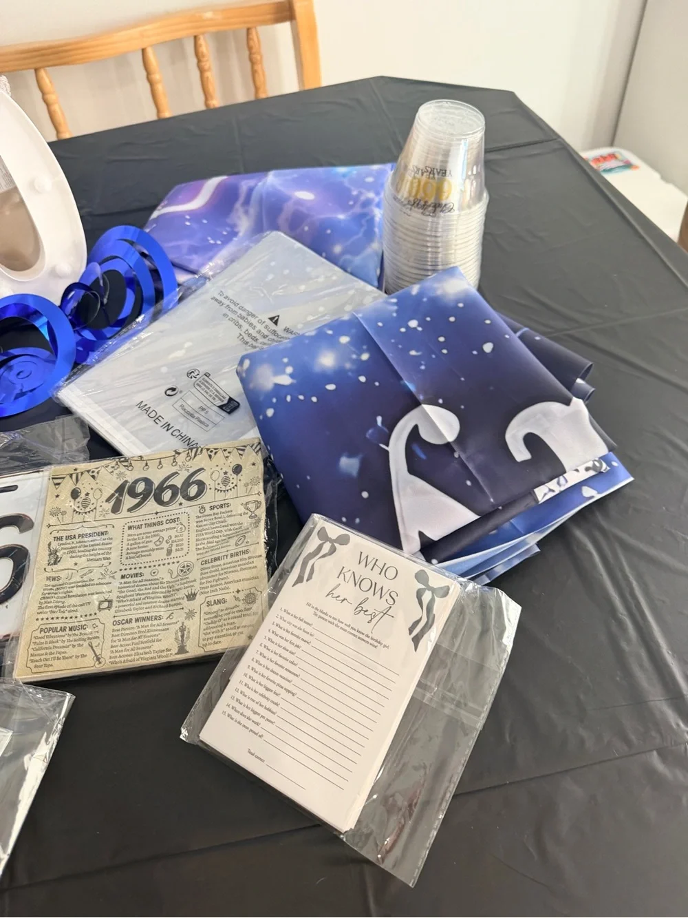 60th Birthday Party Décor Kit - White & Blue